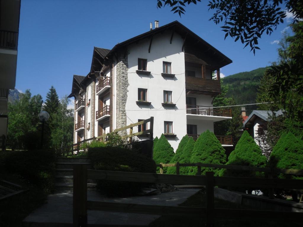 Pensione Bianca Bardonecchia Eksteriør bilde
